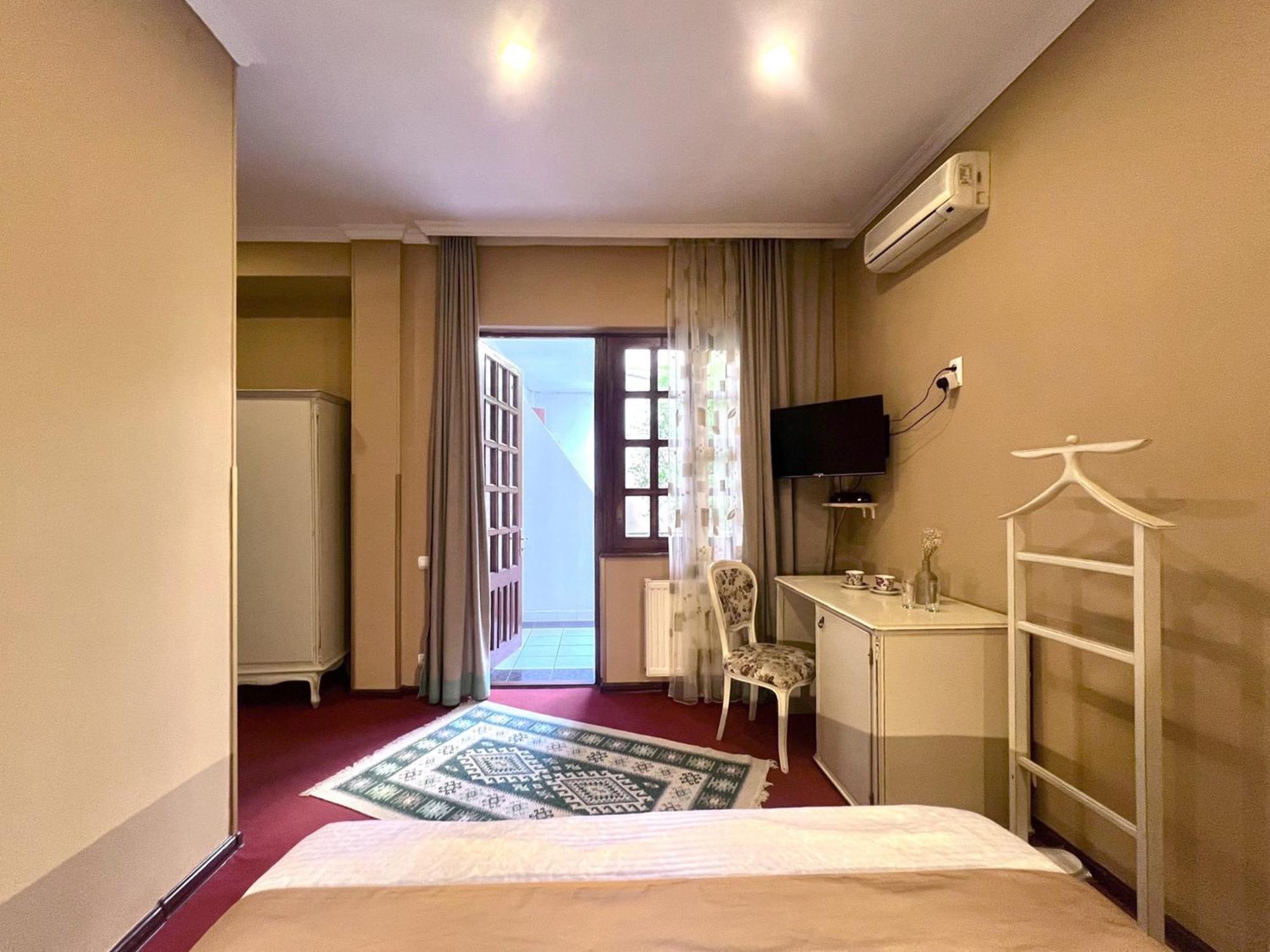 Madera Hotel Тбилиси Экстерьер фото