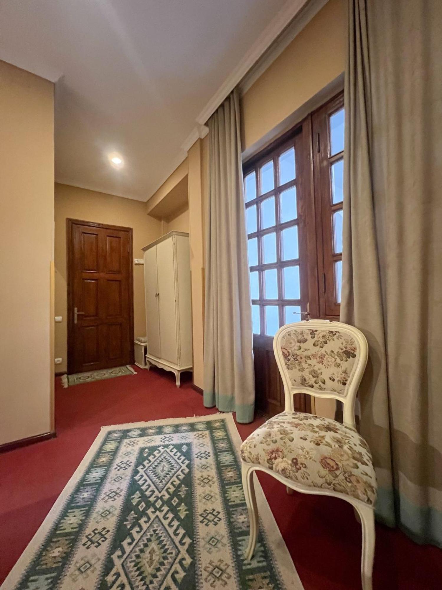 Madera Hotel Тбилиси Экстерьер фото
