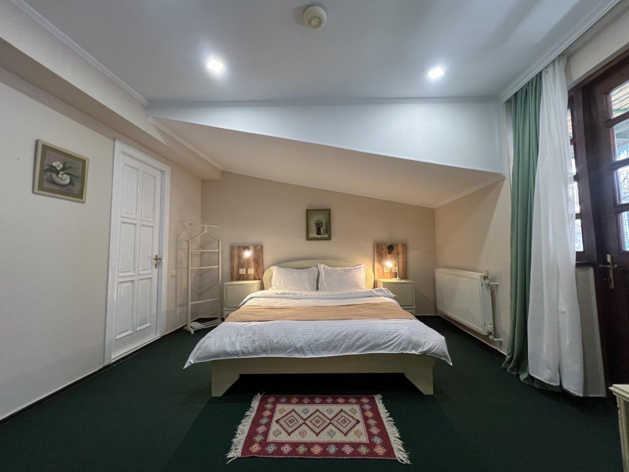 Madera Hotel Тбилиси Экстерьер фото