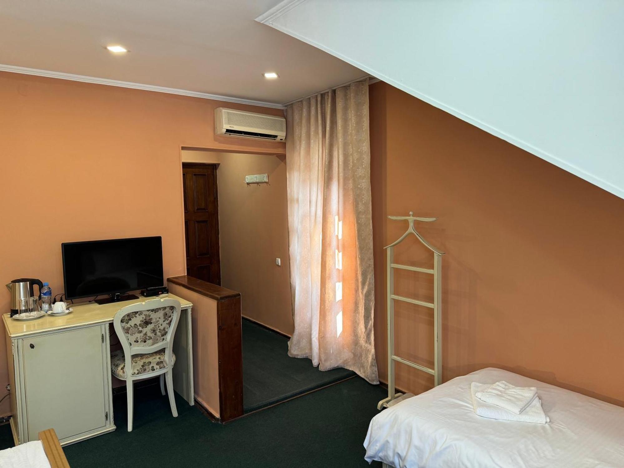 Madera Hotel Тбилиси Экстерьер фото