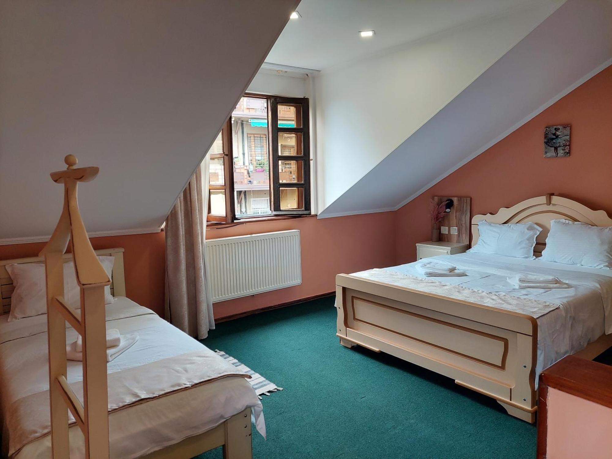 Madera Hotel Тбилиси Экстерьер фото